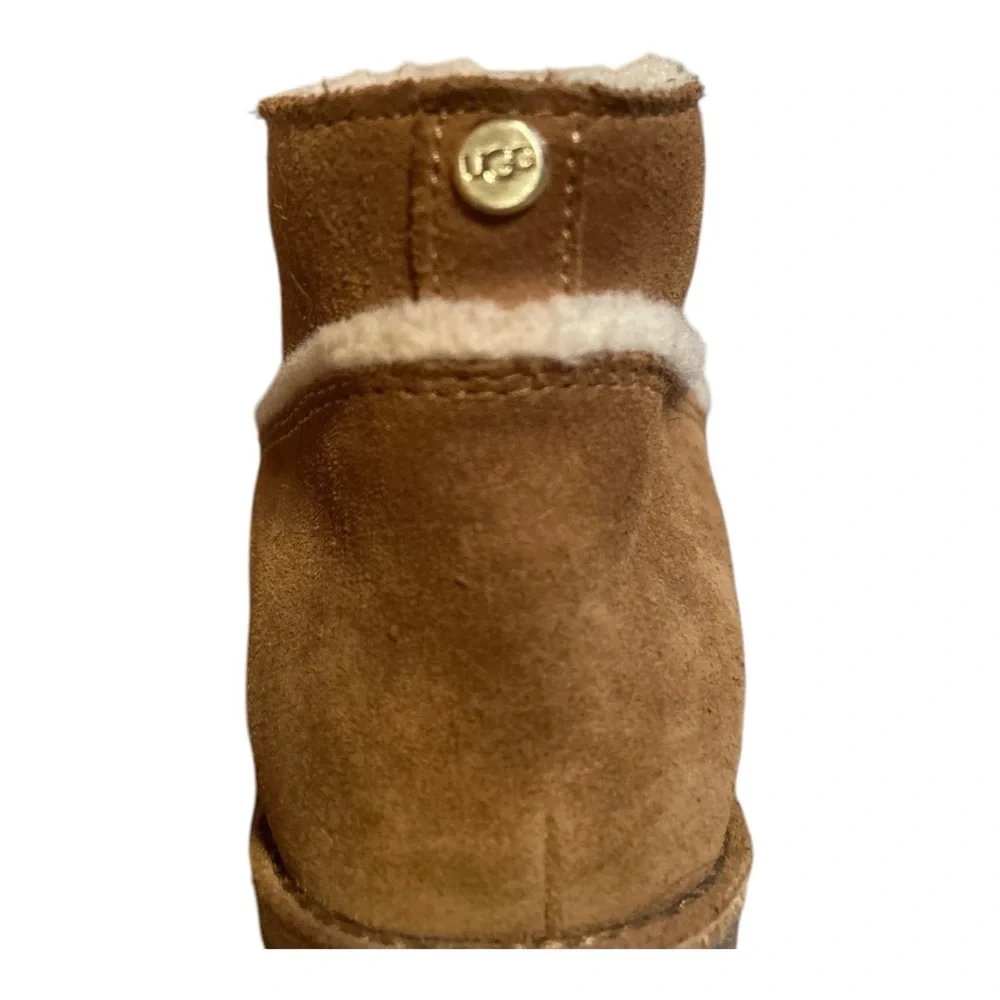 UGG excellent preowned